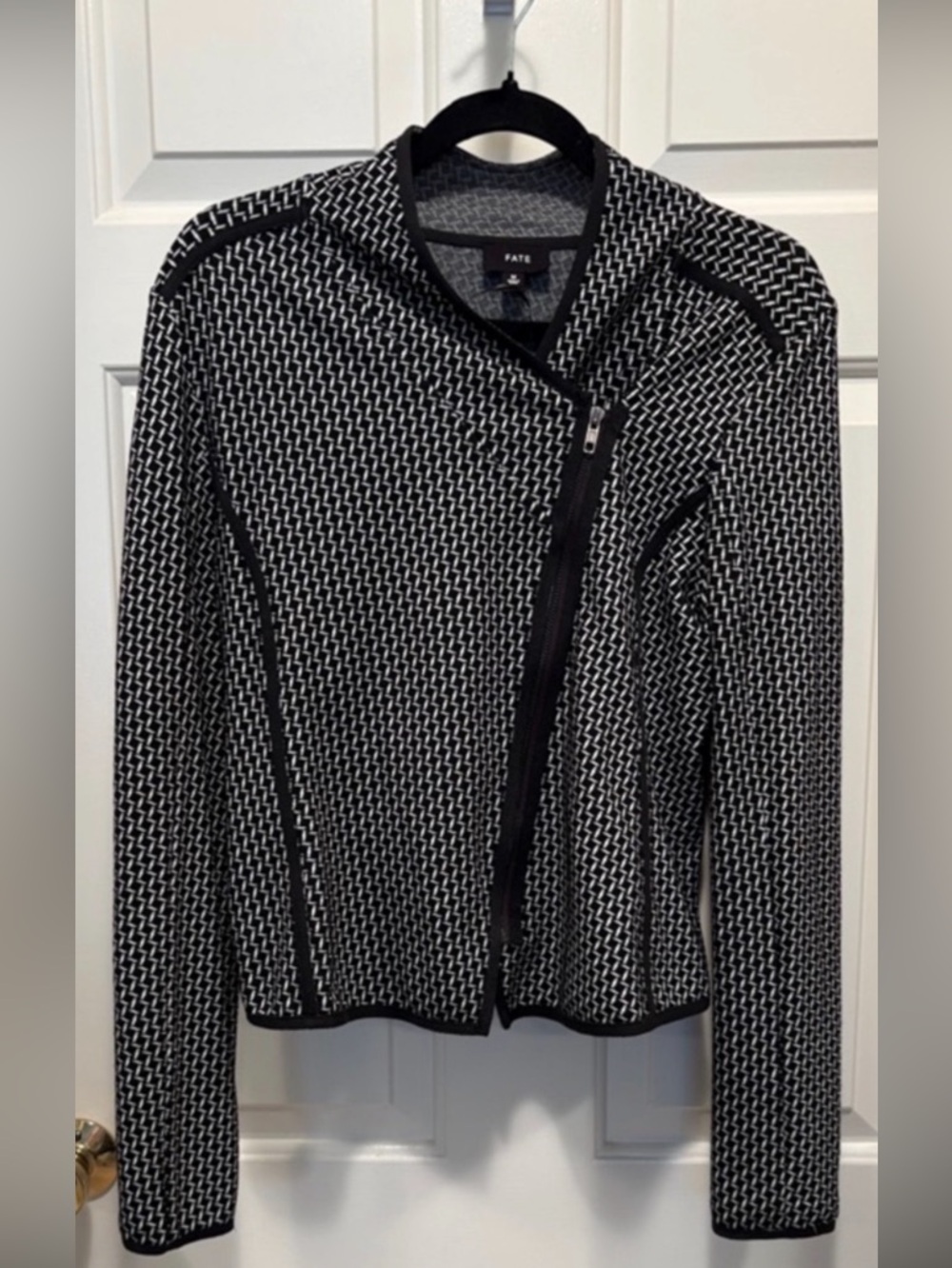 Fate Black & White Knit Asymmetrical Zip BlazerTop NWOT